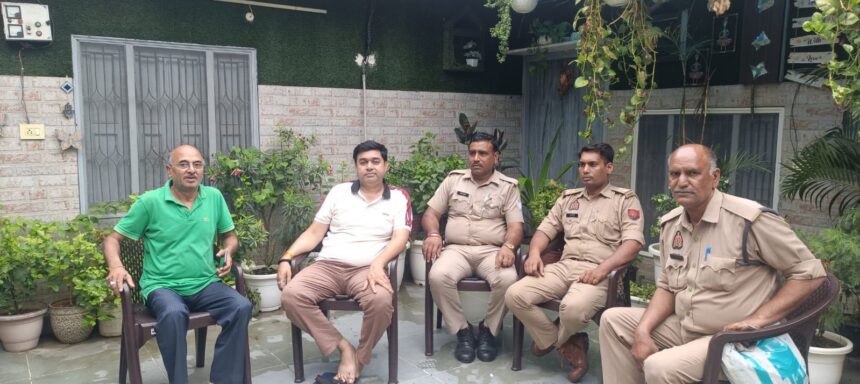 देर रात छापों के बाद कांग्रेसी हाउस अरेस्ट
