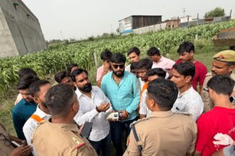 जाहिदपुर में गोकशी मौके पर पहुंचे बजरंगी