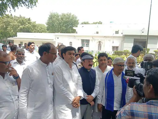कांग्रेसी नेताओं को टोल से लौटाया