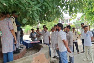 'छात्रों की गूंज' में छात्रों से मिले