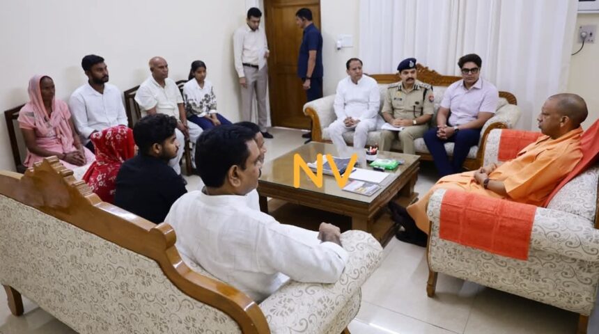 ललिता के परिवार से मिले सीएम योगी