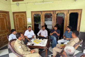 विपक्ष के नेता हाउस अरेस्ट