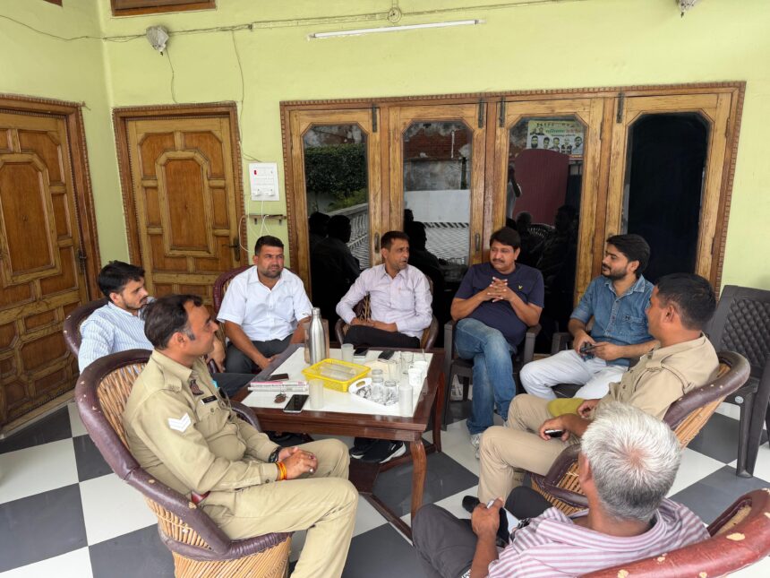 विपक्ष के नेता हाउस अरेस्ट