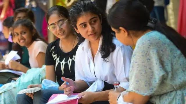 कड़ी सुरक्षा के बीच असिस्टेंड कमांडेंट की परीक्षा
