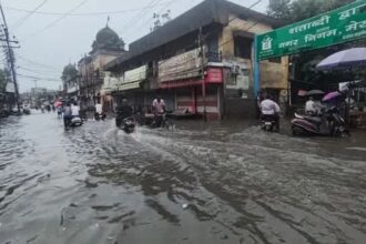बारिश ने लगाए शहर की रफ्तार पर ब्रेक