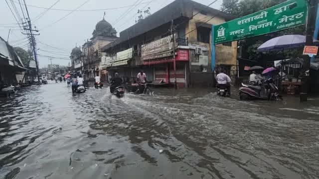 बारिश ने लगाए शहर की रफ्तार पर ब्रेक
