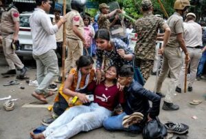 भाजपा को बड़े चुनावी नुकसान की आशंका