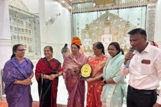 साकेत जैन मंदिर में णमोकार मंत्र का पाठ