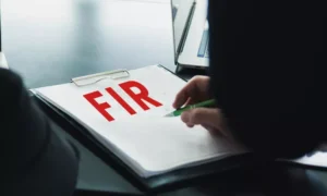 स्कूल की खामियां सही करने के बजाए FIR