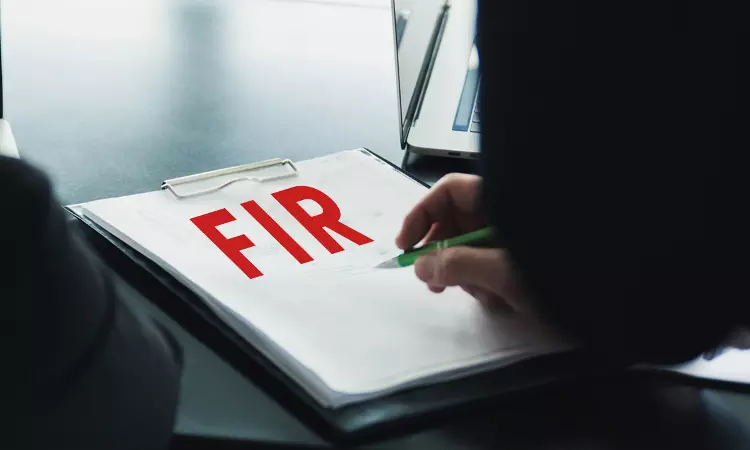 स्कूल की खामियां सही करने के बजाए FIR