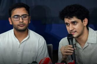 छात्रों को रिहा ना करने पर घेरे के कमिश्नर ऑफिस