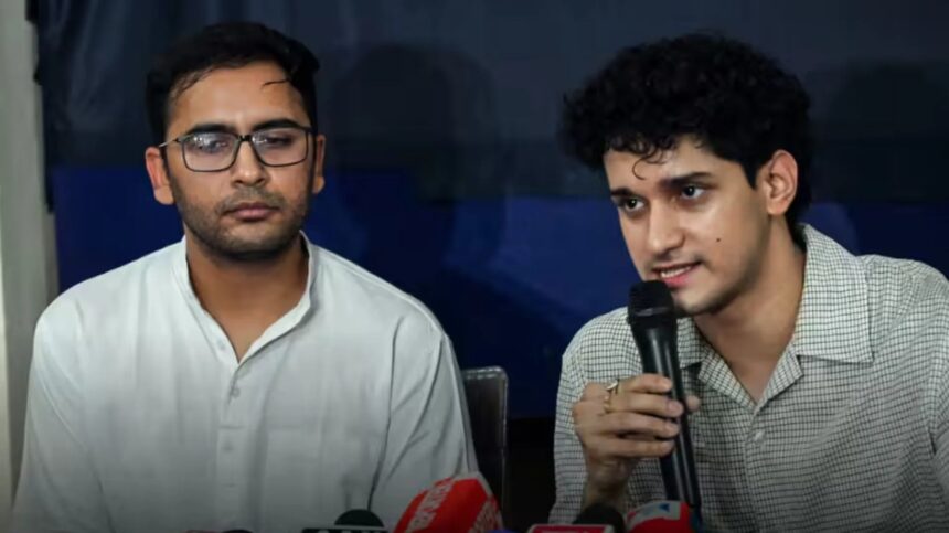 छात्रों को रिहा ना करने पर घेरे के कमिश्नर ऑफिस