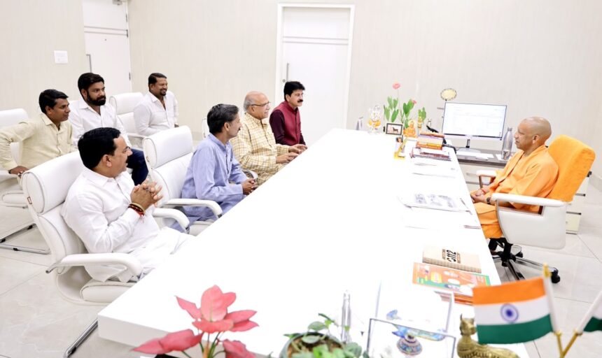 शास्त्रीनगर मामले पर सीएम योगी से मिले कैंट विधायक