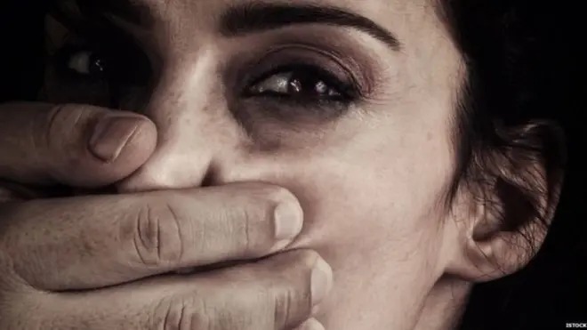 होटल की लिफ्ट में वो सब हुआ, अब सलाखों के पीछे