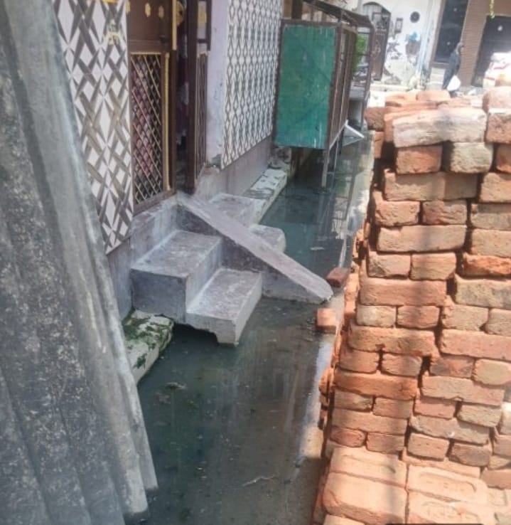 बारिश थमने के बाद भी नहीं निकला पानी