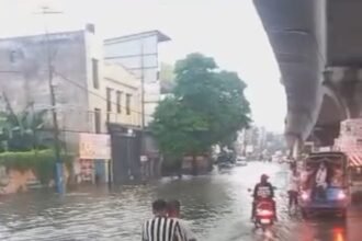 बारिश में दिल्ली रोड ने खाया गोता