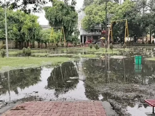 दावा ट्रिपल इंजन का तीज मेला तक नहीं लगा सके