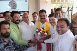 कलराज मिश्र व असीम अरुण का स्वागत