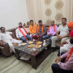 शिवसेना के नेताओं को किया नजरबंद