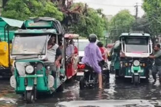 बारिश से शहर के कई इलाकों में भरा पानी