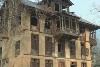 धमकियों के पोस्टर से ना डरेंगे ना भागेंगे