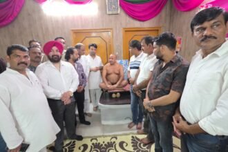 भाजपा के गले की फांस बना है मेरठ बंद