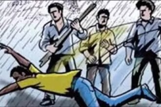 भाजपा के नेता के नशे के आदि पुत्र को भीड़ ने धुना