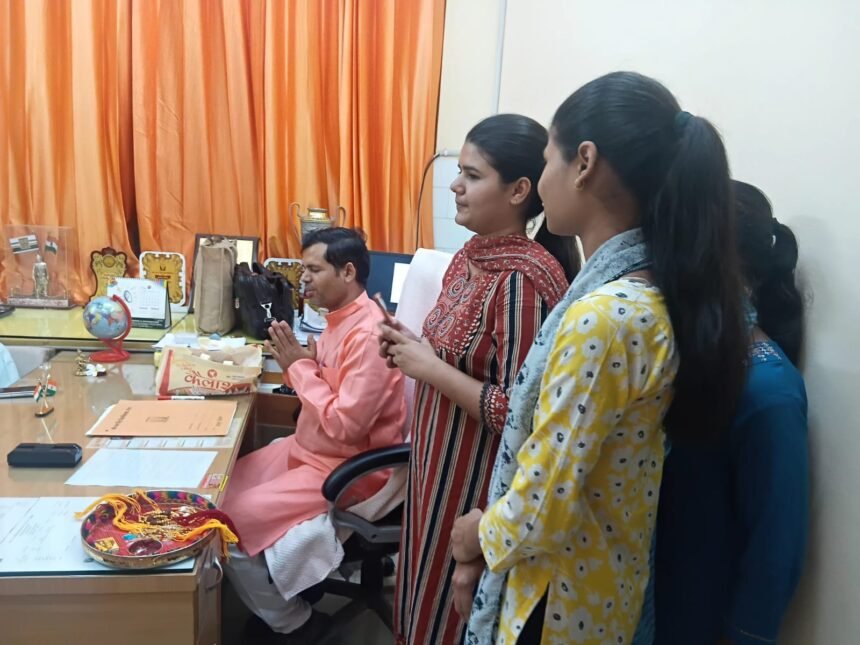 संस्कृत प्राच्यभाषा विभाग में रक्षाबन्धन का आयोजन