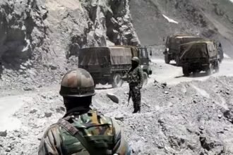 गलवान की वजह से नहीं हटा है चीनी कमांडर