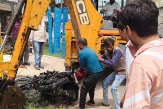शहर के "खुले नाले बने मौत के कुंए