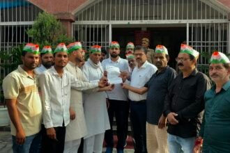 राहुल पर FIR पर भड़के कांग्रेसी