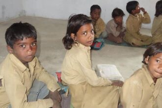 13 टीचर एडमिशन महज 14 बच्चों का