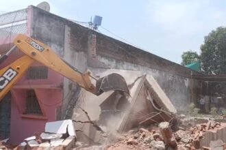 हत्यारों के घर पर बुलडोजर चला जब दी लाश