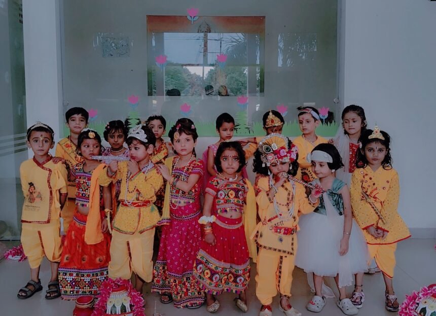 उत्तम रहावती में कृष्ण जन्मोत्सव की धूम