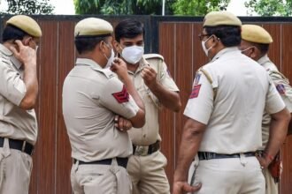 बचाव की मुद्रा में दिल्ली पुलिस और भाजपा