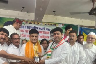 अपनी सुनाने के बजाए जनता के मन की सुनें