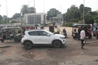 बेगमपुल से जीरो माइल तक साठ गड्ढे़