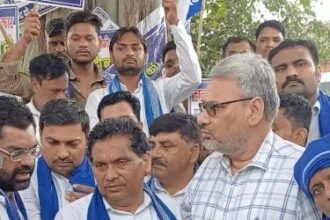 चंद्रशेखर आजाद पर हमले के विरोध में हंगामा