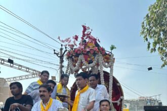 विश्वकर्मा जन चेतना महासभा ने निकाली शोभायात्रा