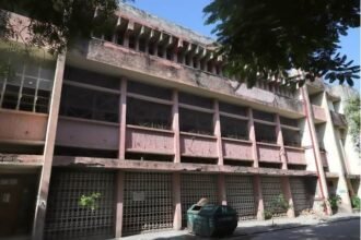 बैंच पर सीएम के रवैये पर वकीलों में उबाल कचहरी में सन्नाटा