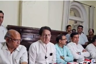 भरोसा क्यों नहीं कर पा रहे नेताओं की बातों पर