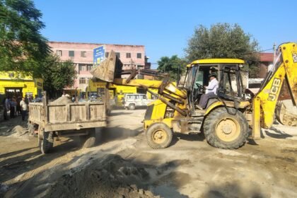 अवैध कब्जों व पॉलीथिन के खिलाफ निगम प्रवर्तन दल का अभियान