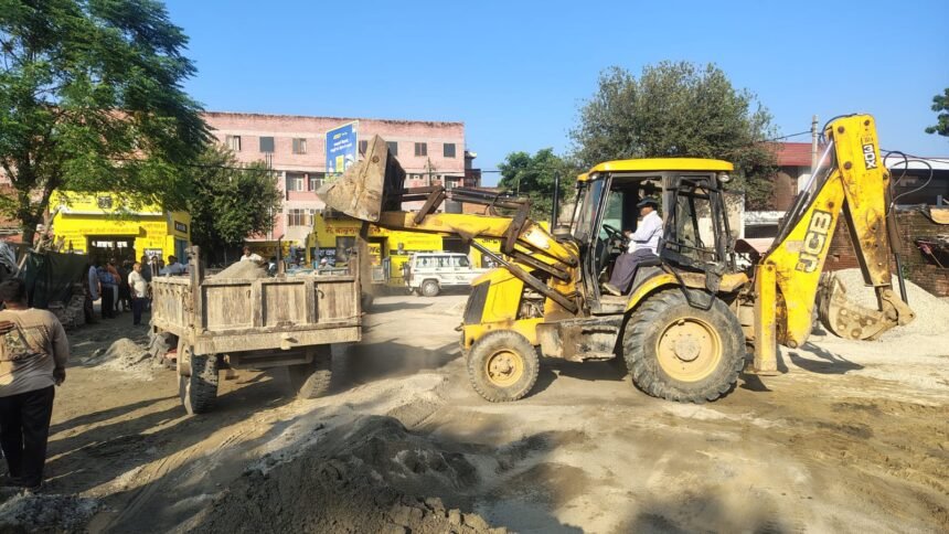अवैध कब्जों व पॉलीथिन के खिलाफ निगम प्रवर्तन दल का अभियान