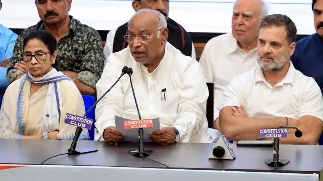 बैठक से केजरीवाल अखिलेश की दूरी की वजह क्या