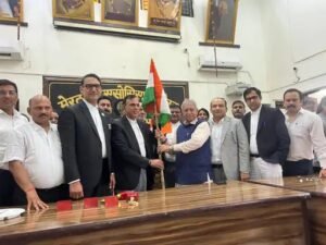 ई-फाइलिंग के लिए राजी है वकील मिले तो सही