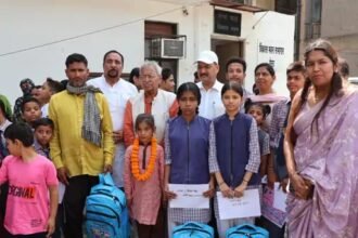 डा. वाजपेयी ने बांटे दिव्यांगों को उपकरण