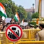 दिल्ली में मेट्रो व इंटरनेट बंद भारी पुलिस फोर्स कई अरेस्ट