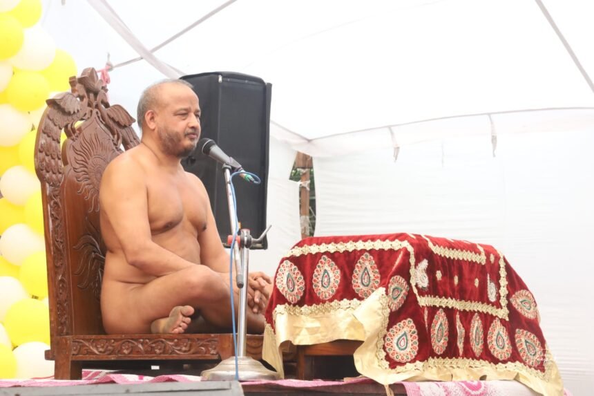 सदर दिगम्बर जैन इंटर में सौरभ सागर जी महाराज के प्रवचन