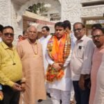 डा. स्वदेश व अंकुर शर्मा ने की काली पलटन में पूजा